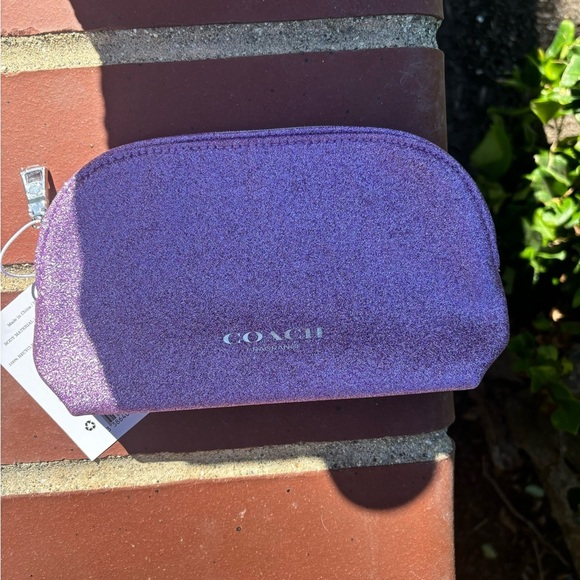 Coach cosmetic pouch - Picture 1 of 4